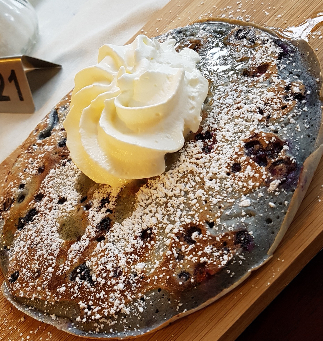 Blaubeergrießkuchen des Café auf der Deele